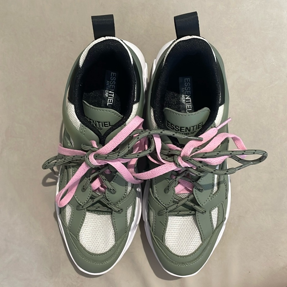Rare Essentiels Antwerp sneakers size 39 euro size 8 US.  Excellent condition.